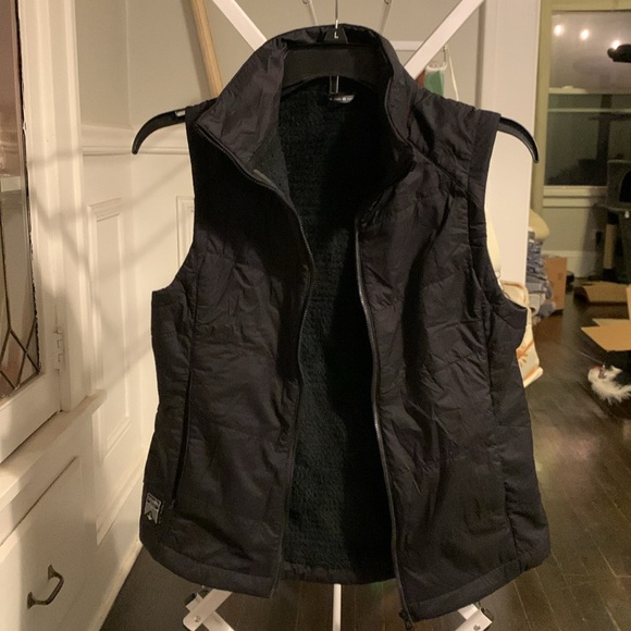 Black vest - Picture 4 of 5